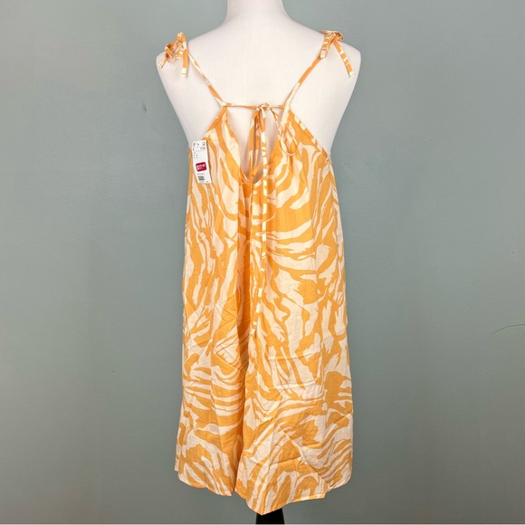 Flowing Casual Dress - Picture 5 of 8